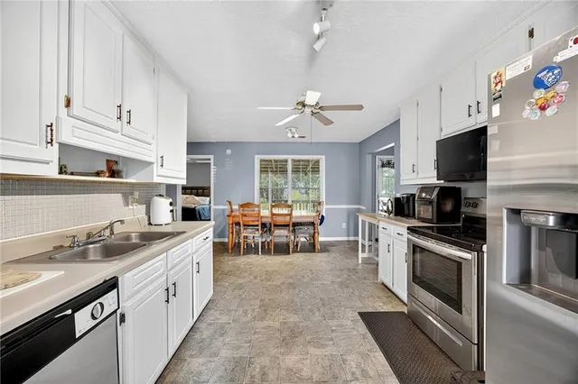 $325,000 | 1550 Twin Manor Drive, Loganville, GA 30052