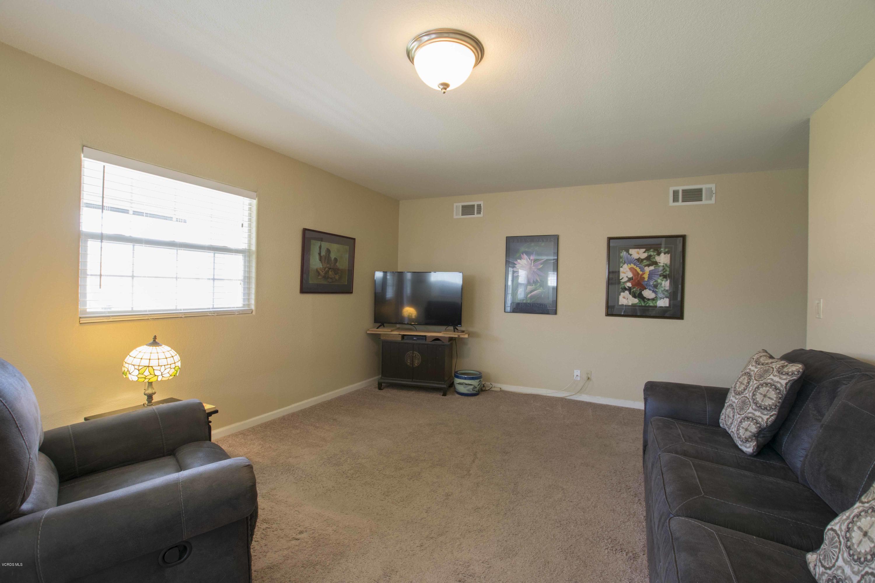 257 Rhodes Court Fillmore, CA 93015 - Photo 5 of 14 Living_257 Rhodes