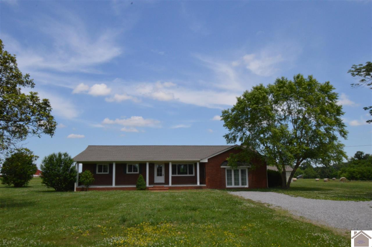 1300 Colonial Road Murray, KY 42071 - Photo 1 of 1 Front view