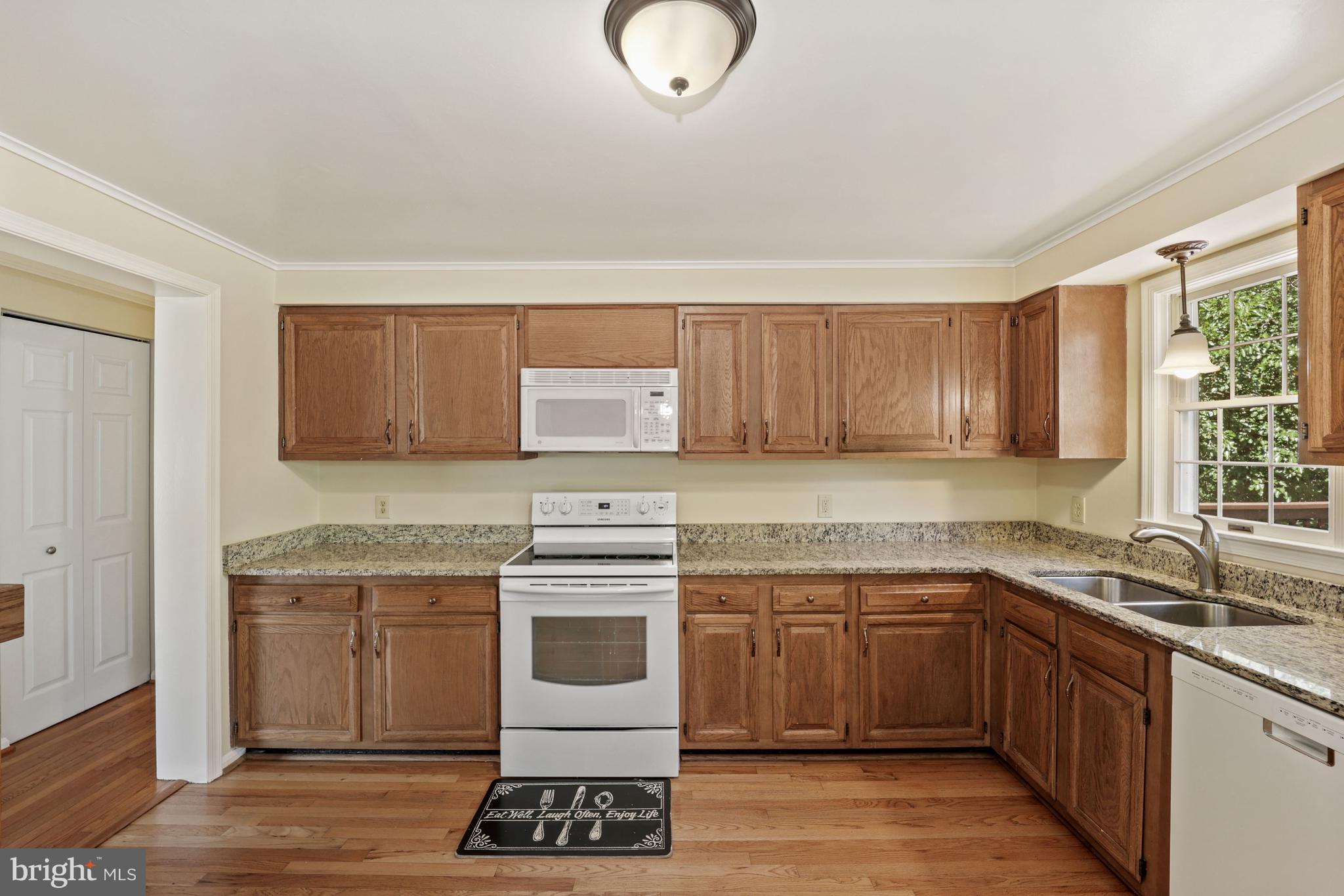 10321 Parkman Road Silver Spring, MD 20903 - Photo 12 of 40 Kitchen