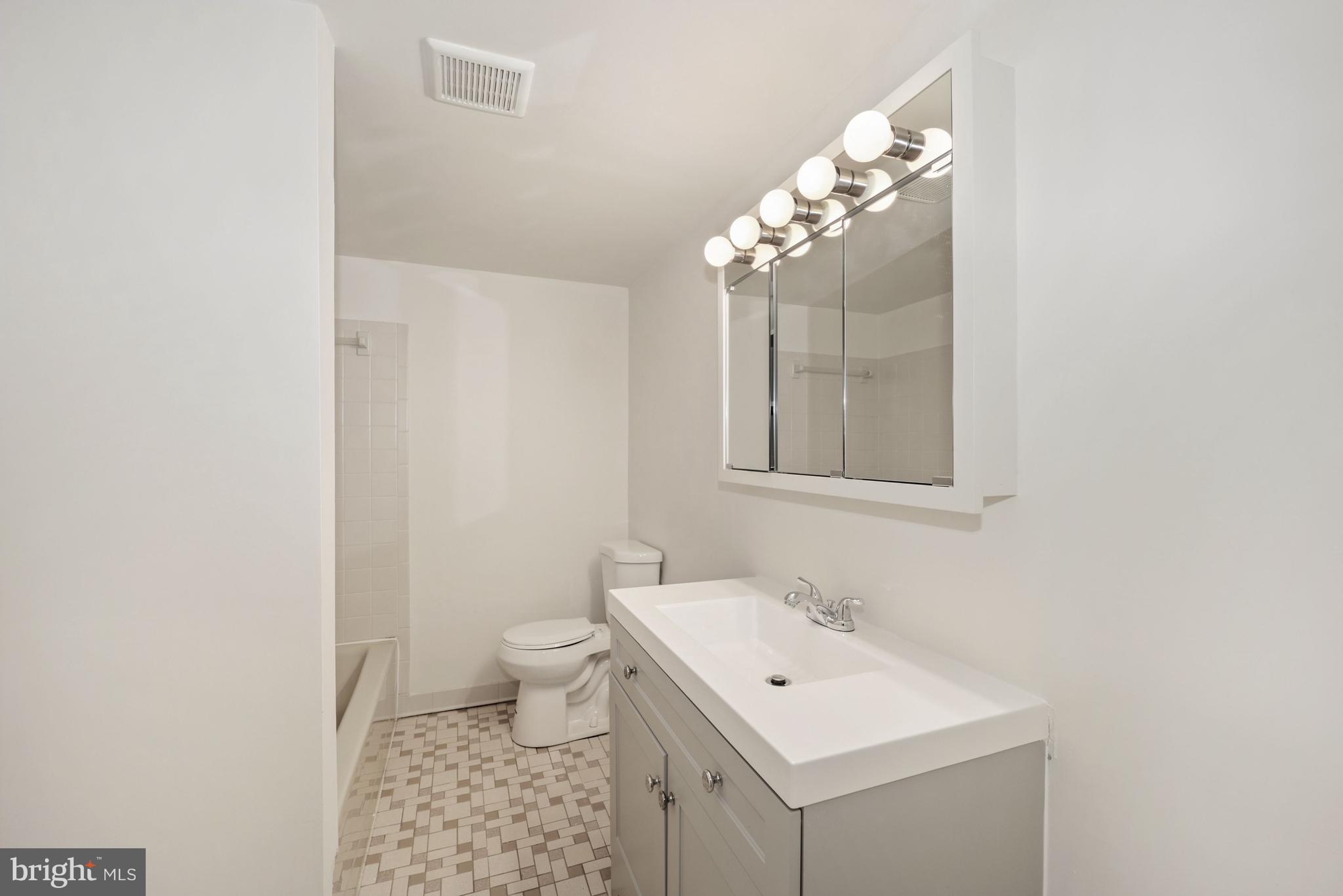 10321 Parkman Road Silver Spring, MD 20903 - Photo 27 of 40 Basement full bath