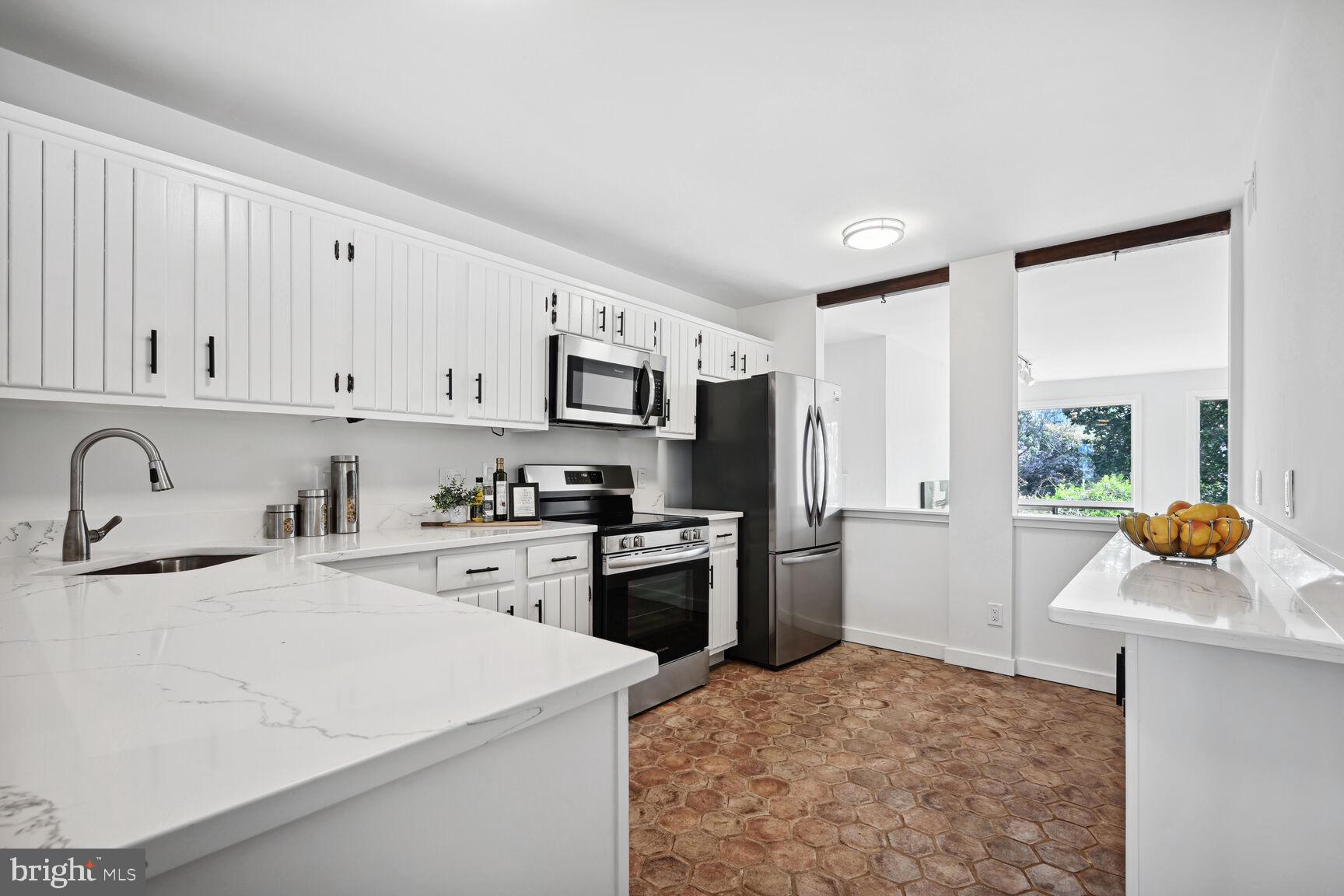 2427 Tunlaw Road Northwest Washington, DC 20007 - Photo 13 of 37 Gallery Image 13