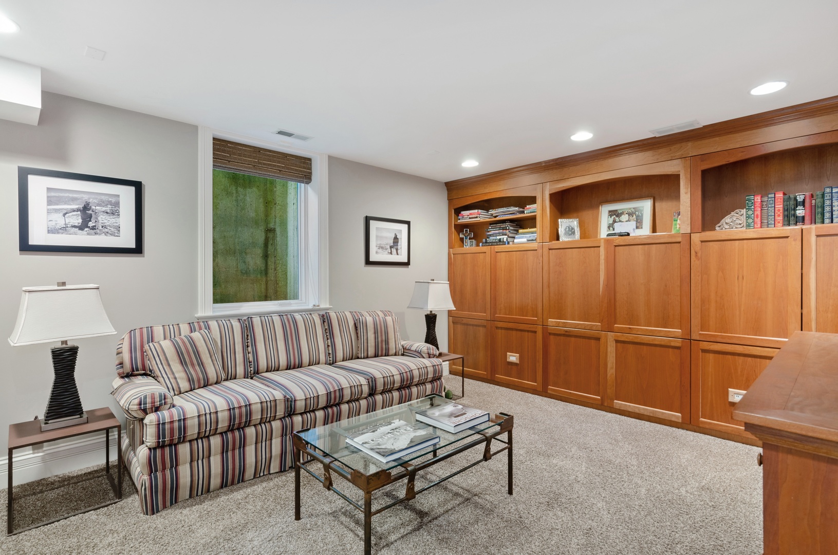 672 Elder Lane Winnetka, IL 60093 - Photo 28 of 32 a living room with furniture