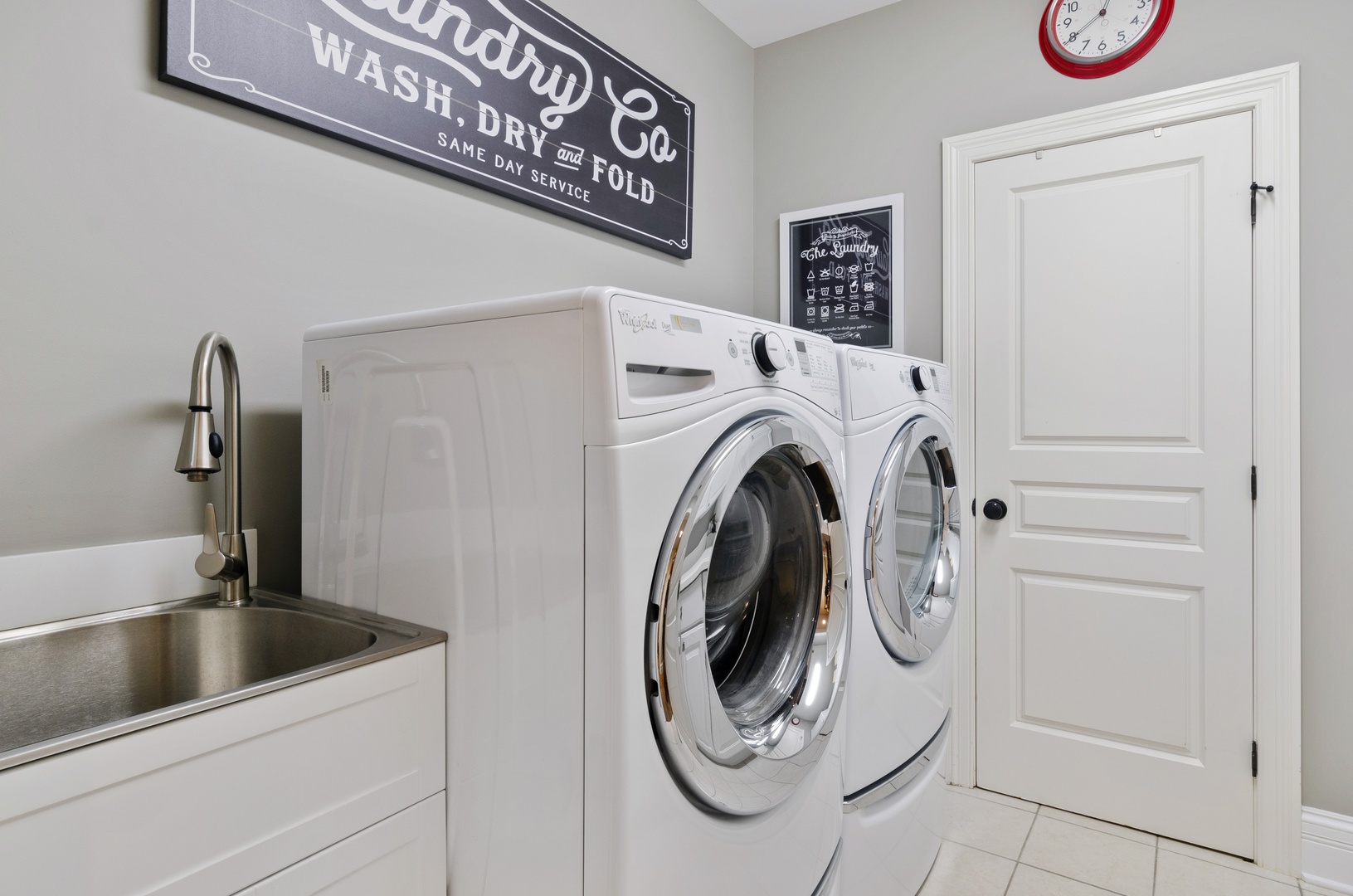 672 Elder Lane Winnetka, IL 60093 - Photo 30 of 32 a utility room with dryer and washer