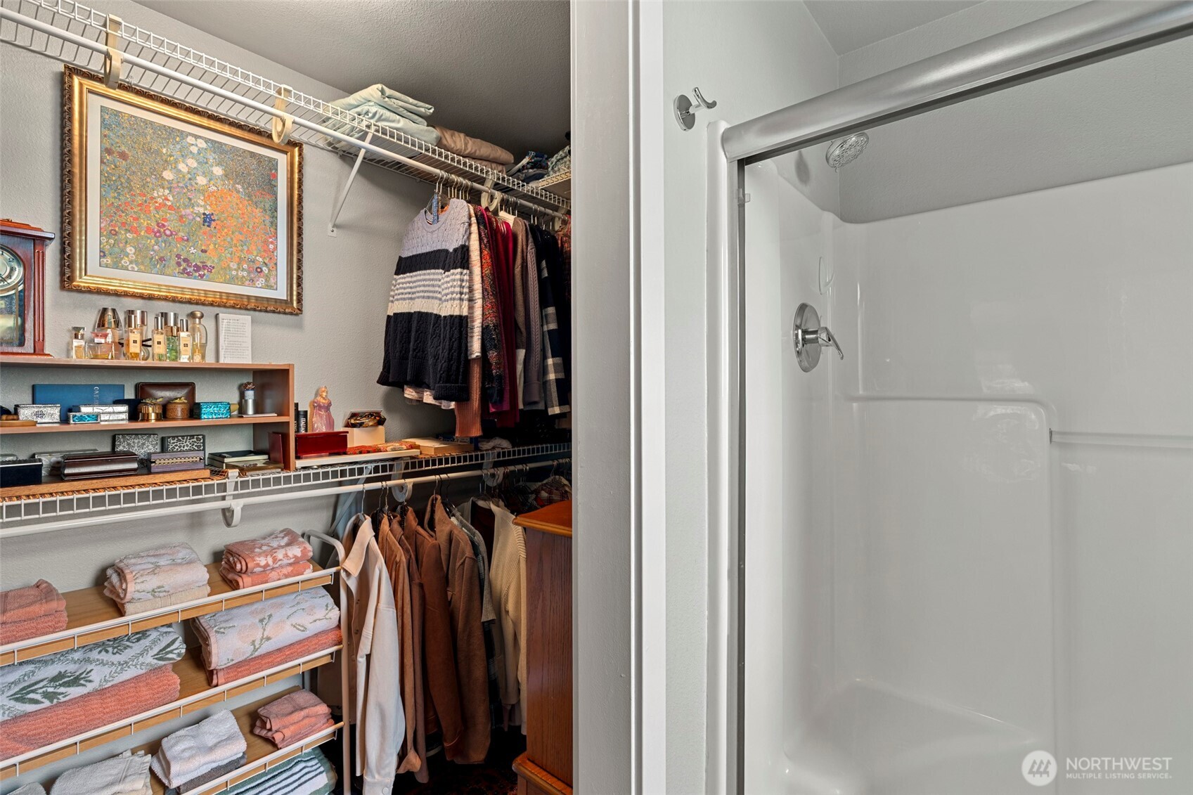 108 South 28th Street Mount Vernon, WA 98274 - Photo 18 of 40 a view of a walk in closet