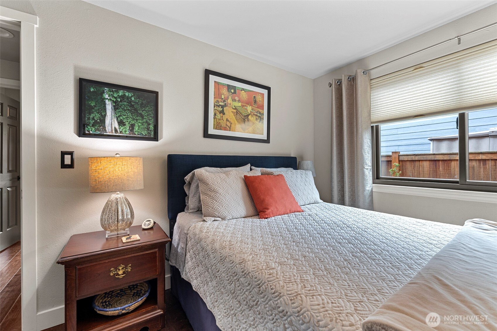 108 South 28th Street Mount Vernon, WA 98274 - Photo 27 of 40 a bedroom with a bed and a window