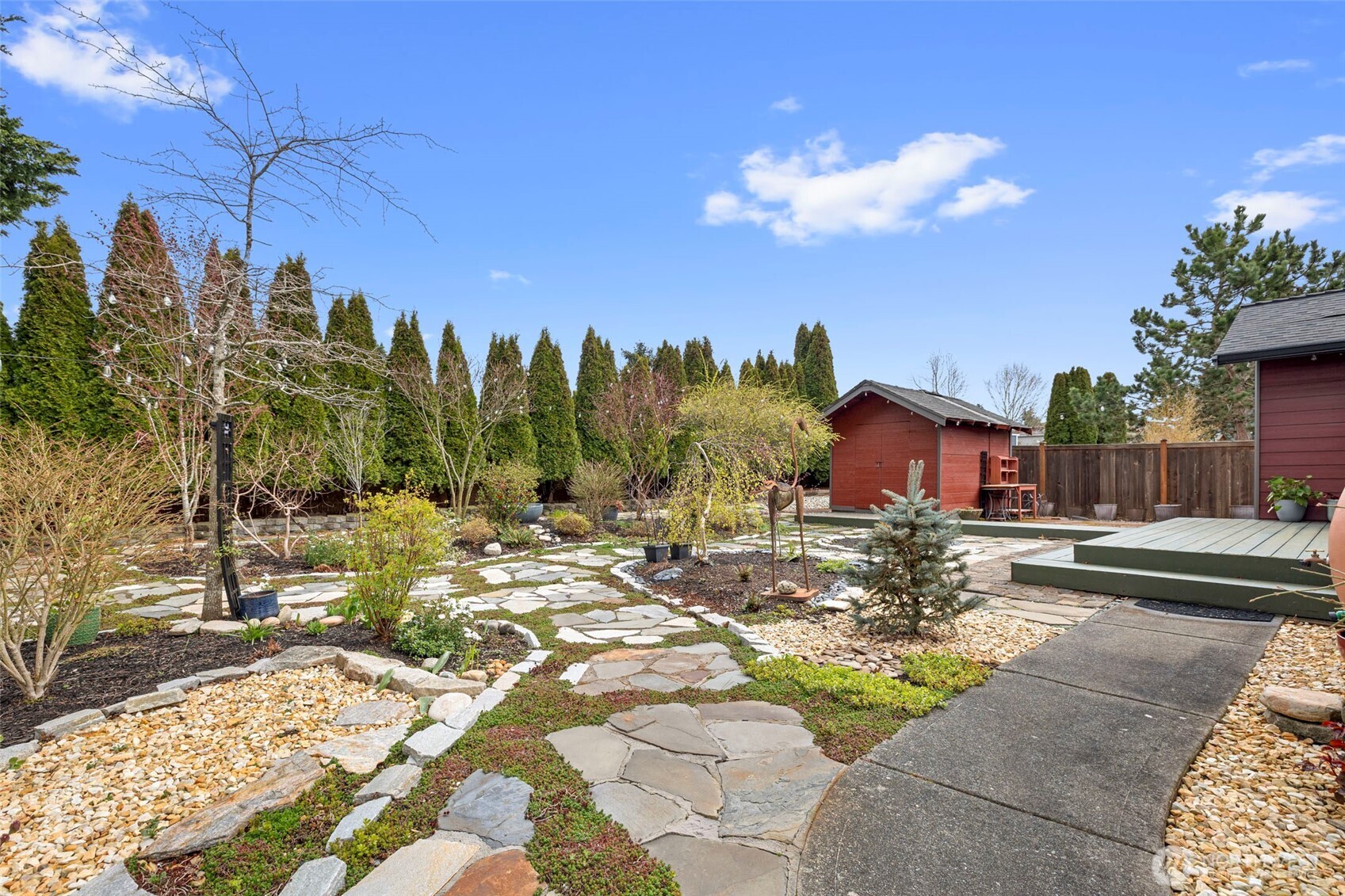 108 South 28th Street Mount Vernon, WA 98274 - Photo 34 of 40 a view of a house with a yard