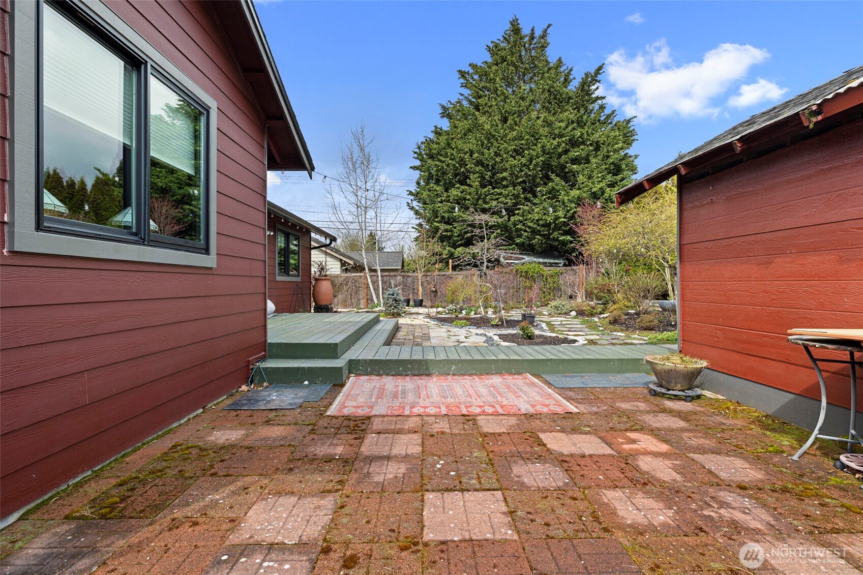 108 South 28th Street Mount Vernon, WA 98274 - Photo 37 of 40 a view of a backyard with sitting area