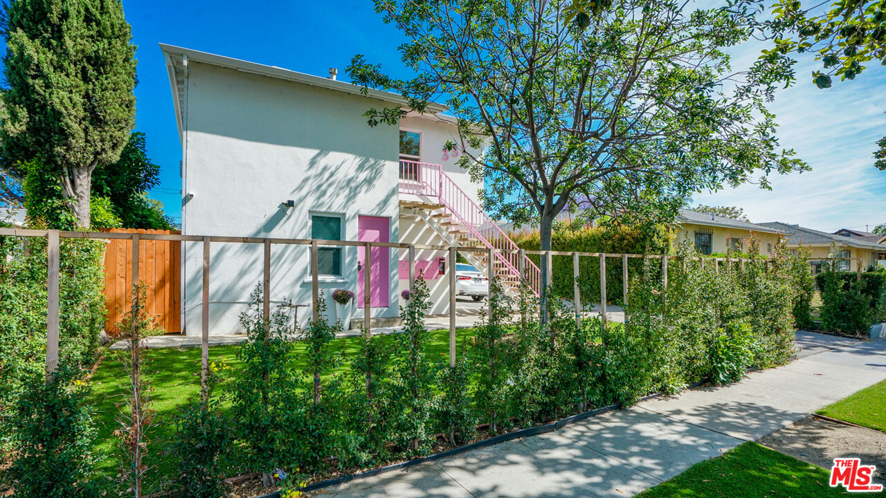 331 West Windsor Road Glendale, CA 91204 - Photo 2 of 23