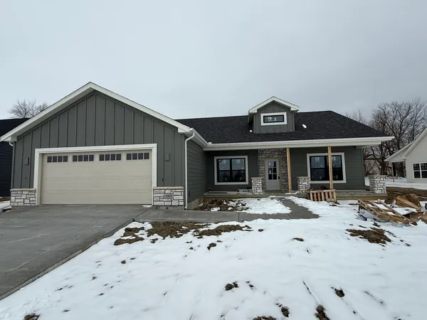 $394,900 | 1909 South Stone Creek Boulevard, Urbana, IL 61802