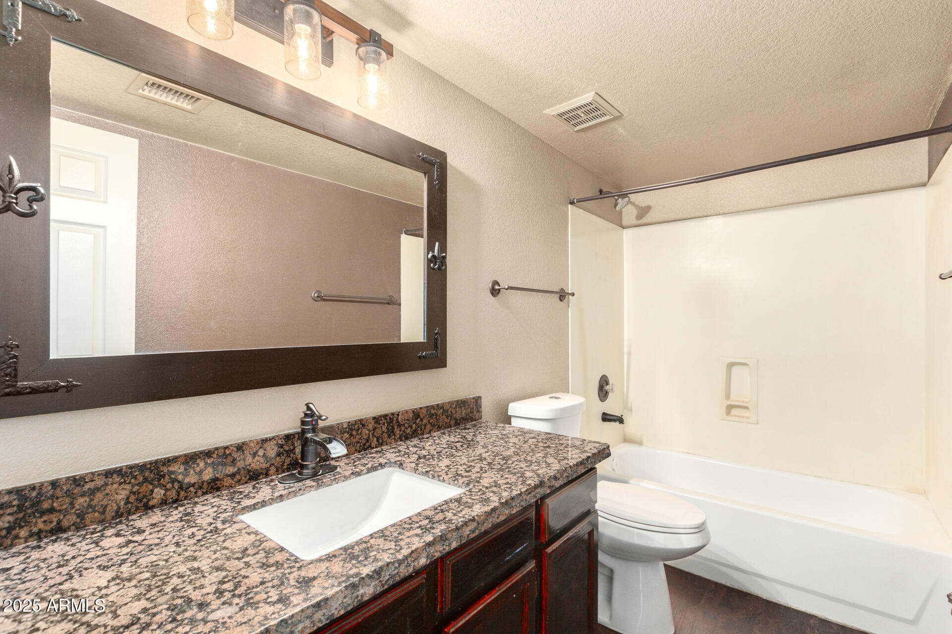 8733 West Wethersfield Road Peoria, AZ 85381 - Photo 35 of 43 -