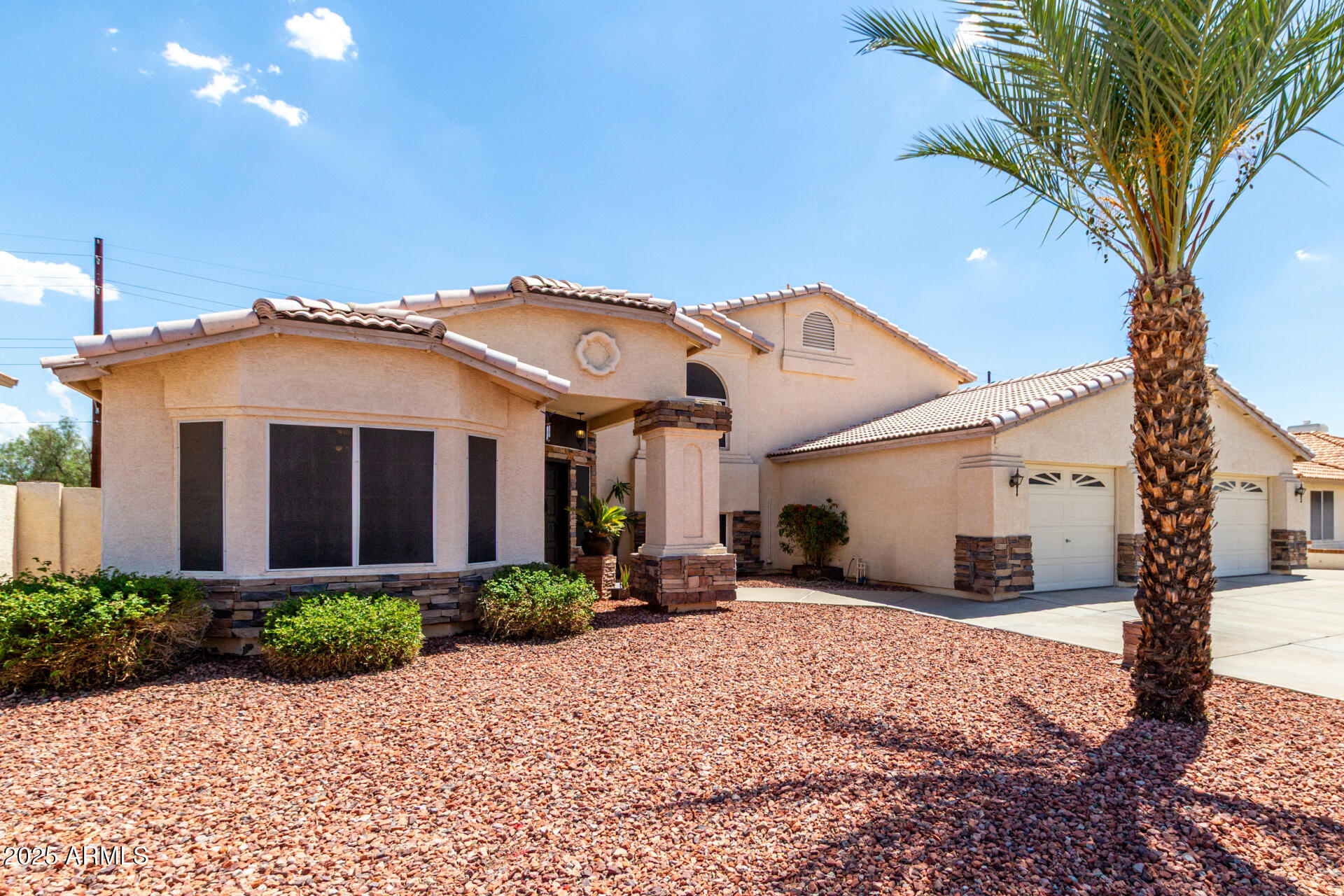 8733 West Wethersfield Road Peoria, AZ 85381 - Photo 10 of 43 -