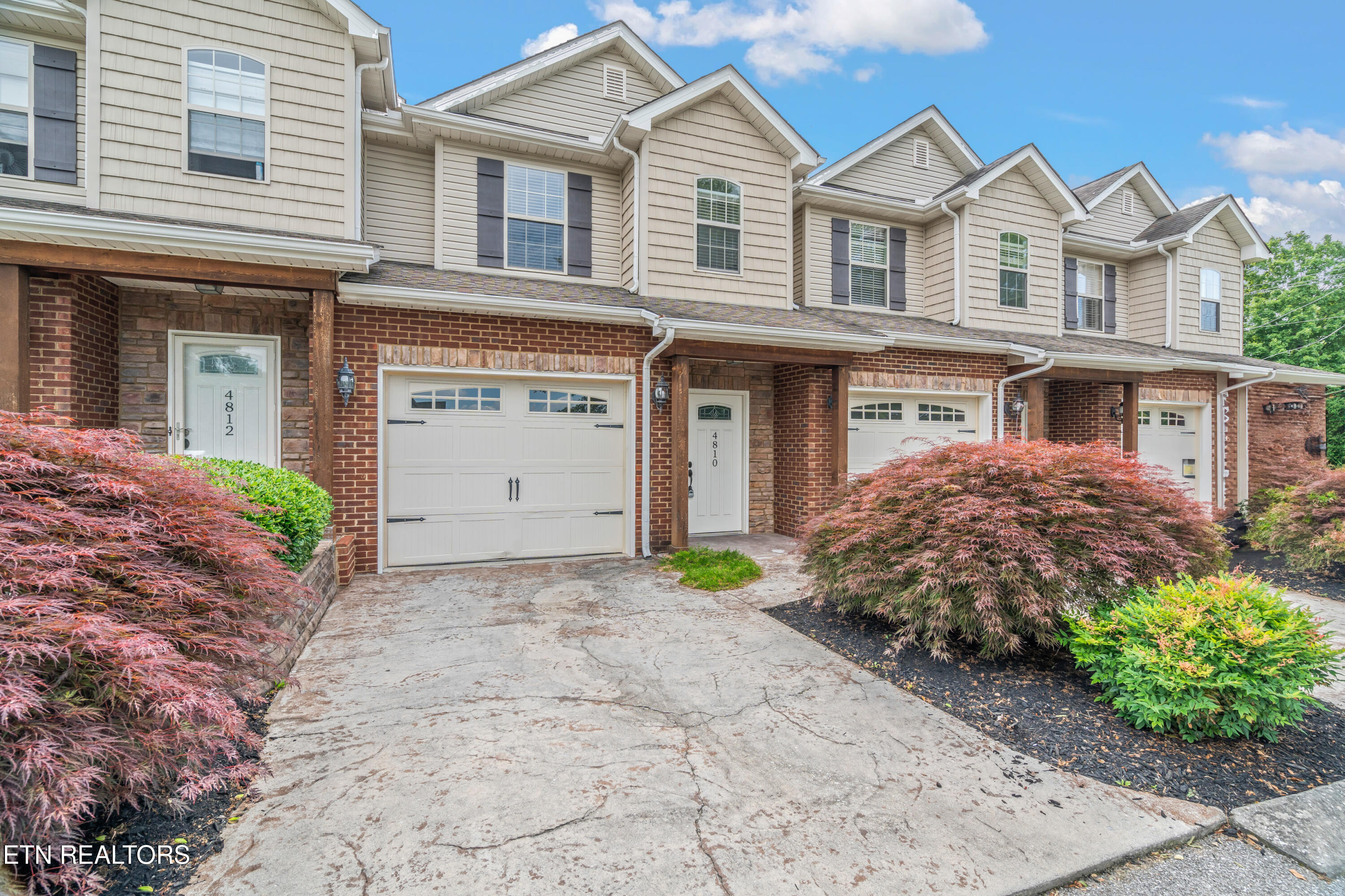 4810 Fountain View Way Knoxville, TN 37918 - Photo 1 of 23 Front