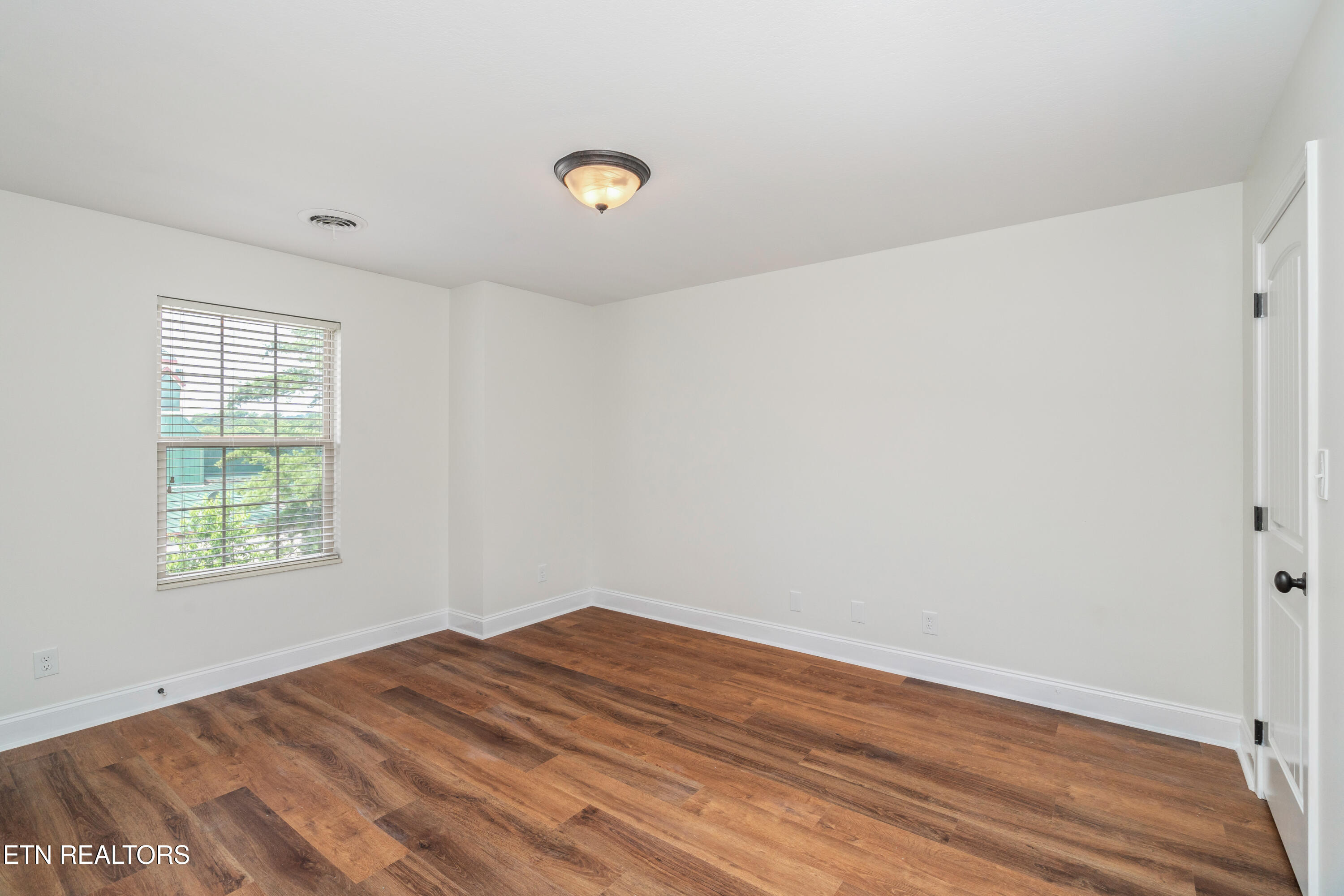 4810 Fountain View Way Knoxville, TN 37918 - Photo 15 of 23 Bedroom 2