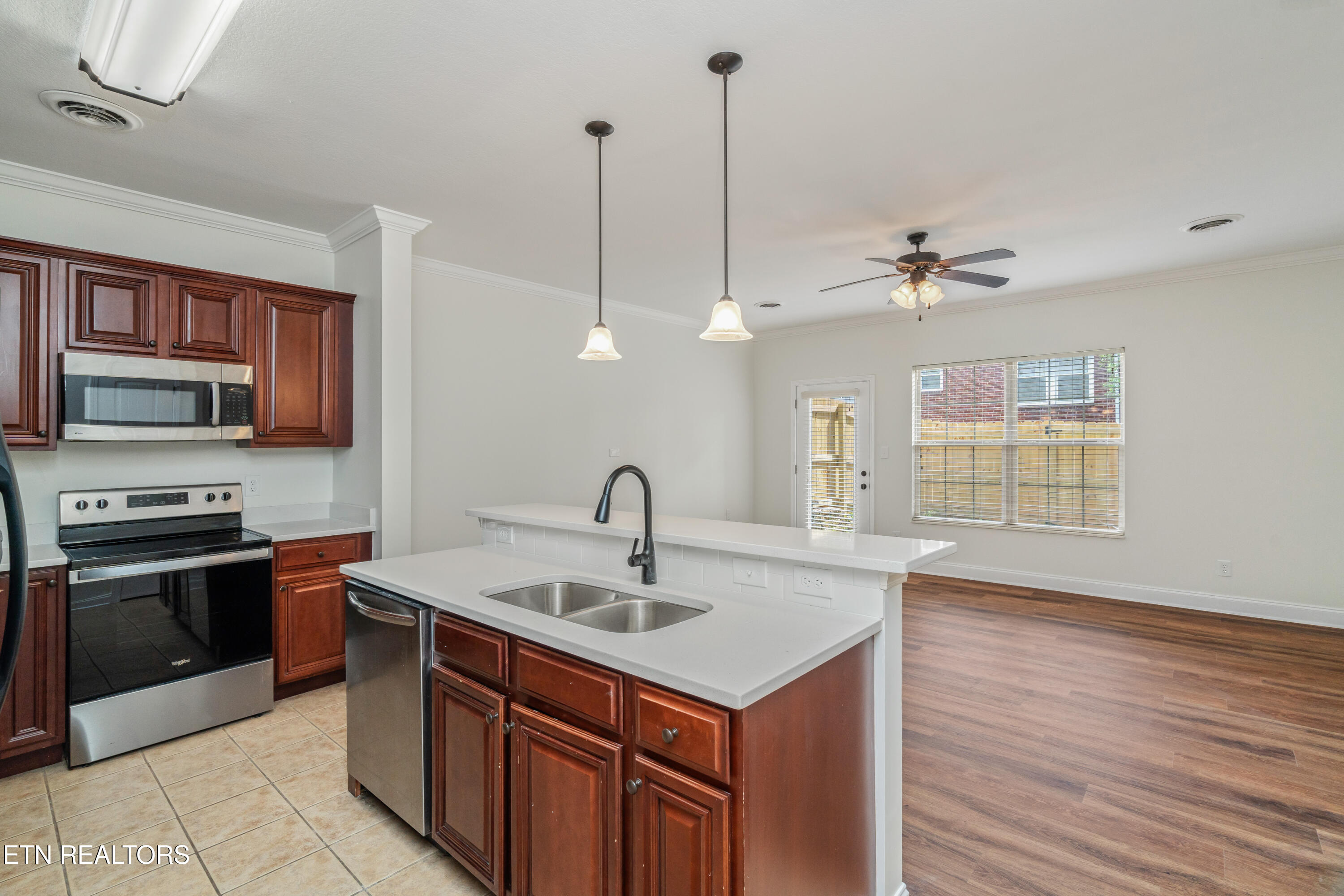 4810 Fountain View Way Knoxville, TN 37918 - Photo 5 of 23 Kitchen