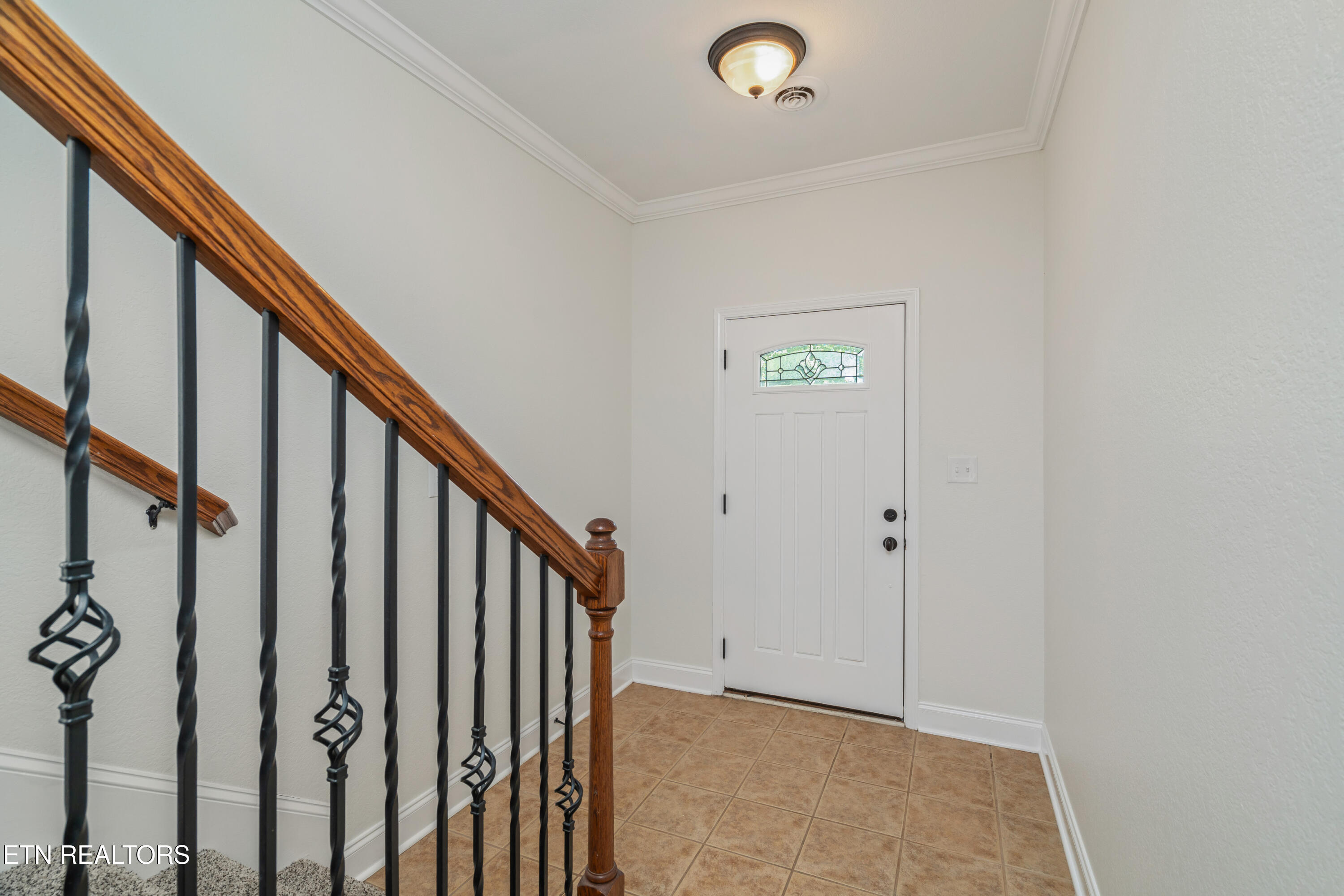 4810 Fountain View Way Knoxville, TN 37918 - Photo 9 of 23 Foyer
