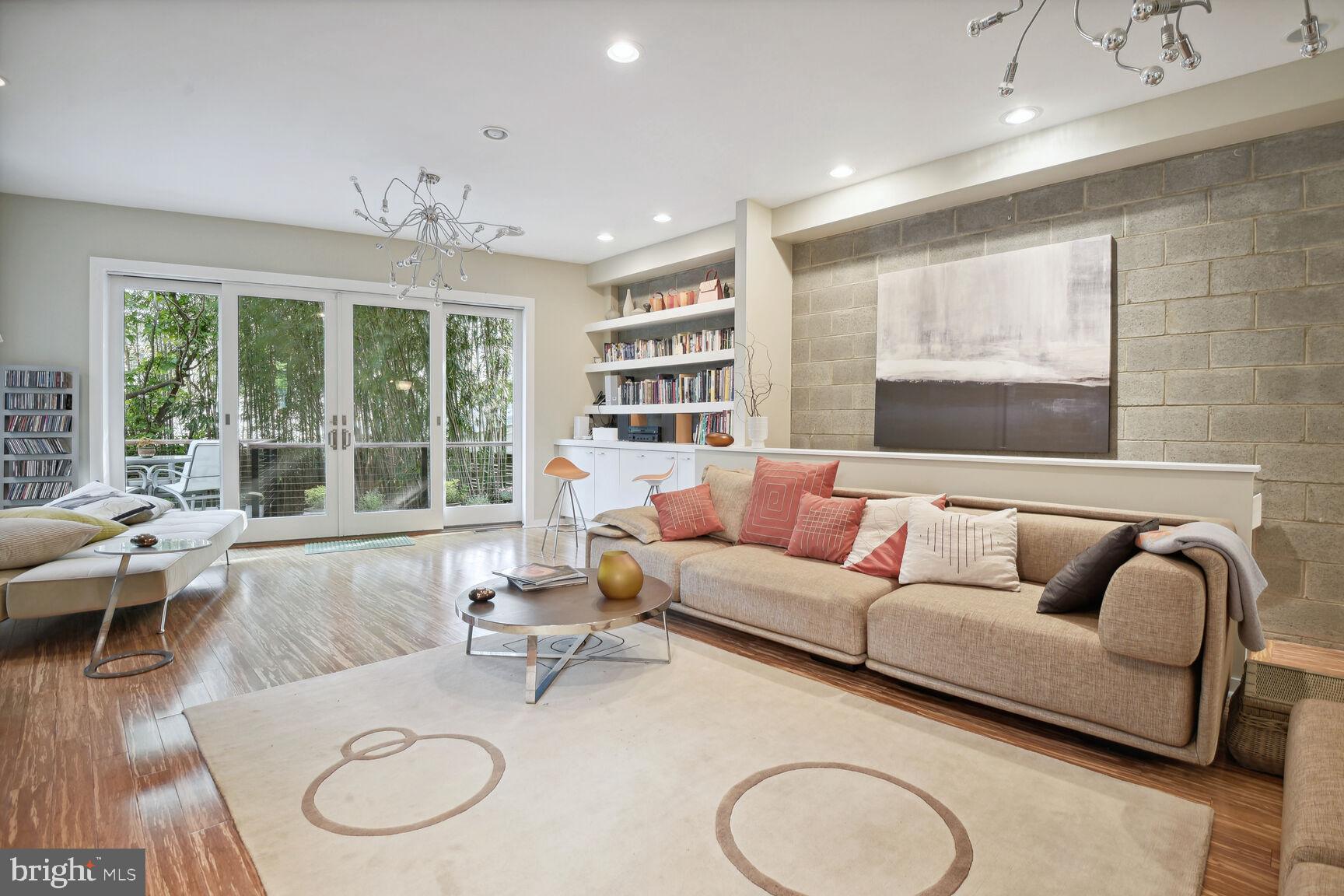 3712 R Street Northwest Washington, DC 20007 - Photo 3 of 50