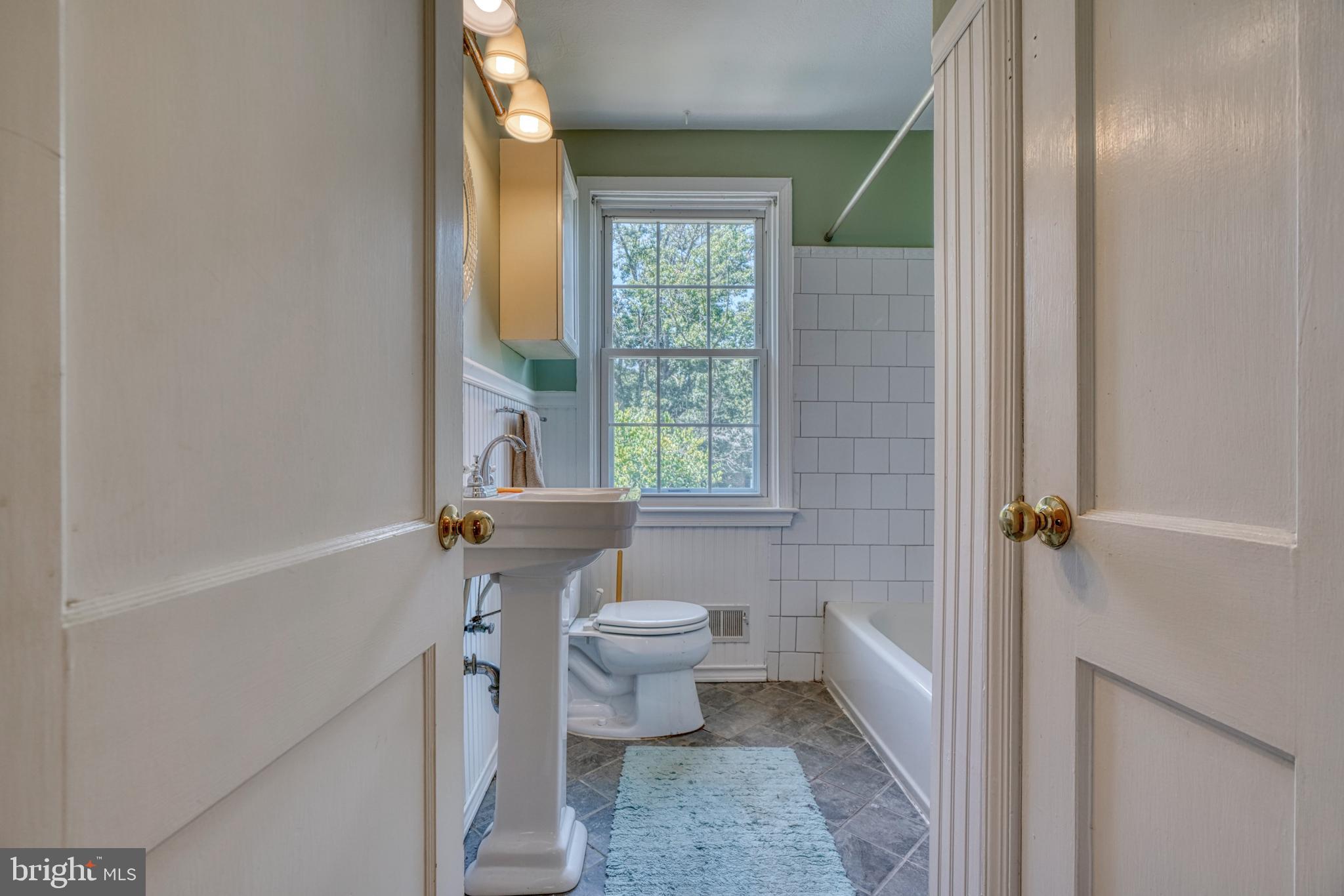 123 Stanmore Road Baltimore, MD 21212 - Photo 22 of 34 FULL BATH