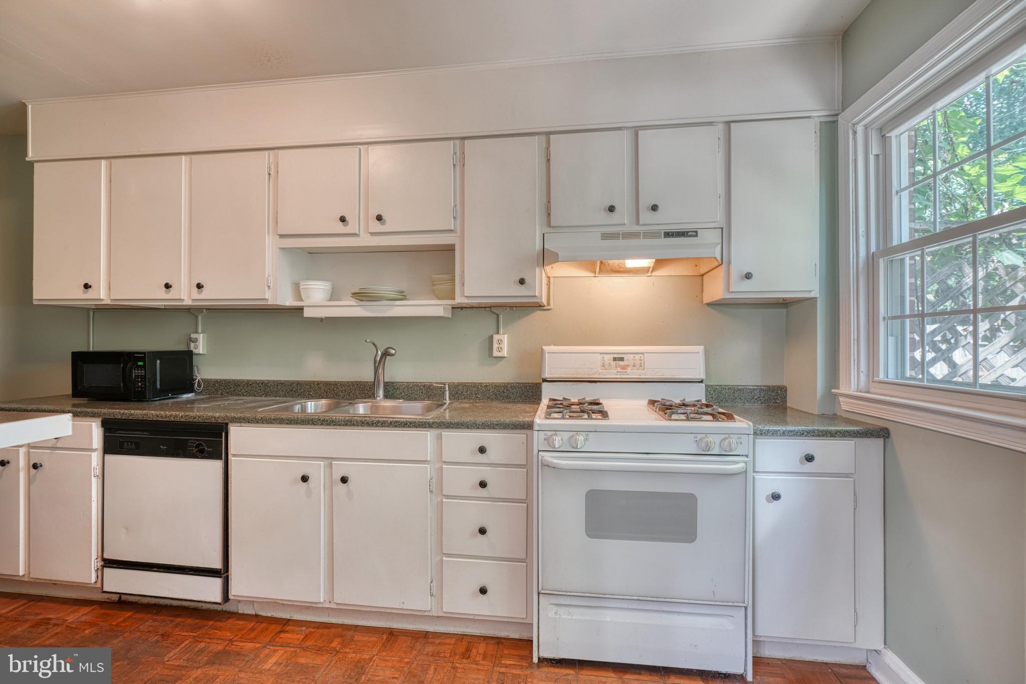 123 Stanmore Road Baltimore, MD 21212 - Photo 10 of 34 KITCHEN