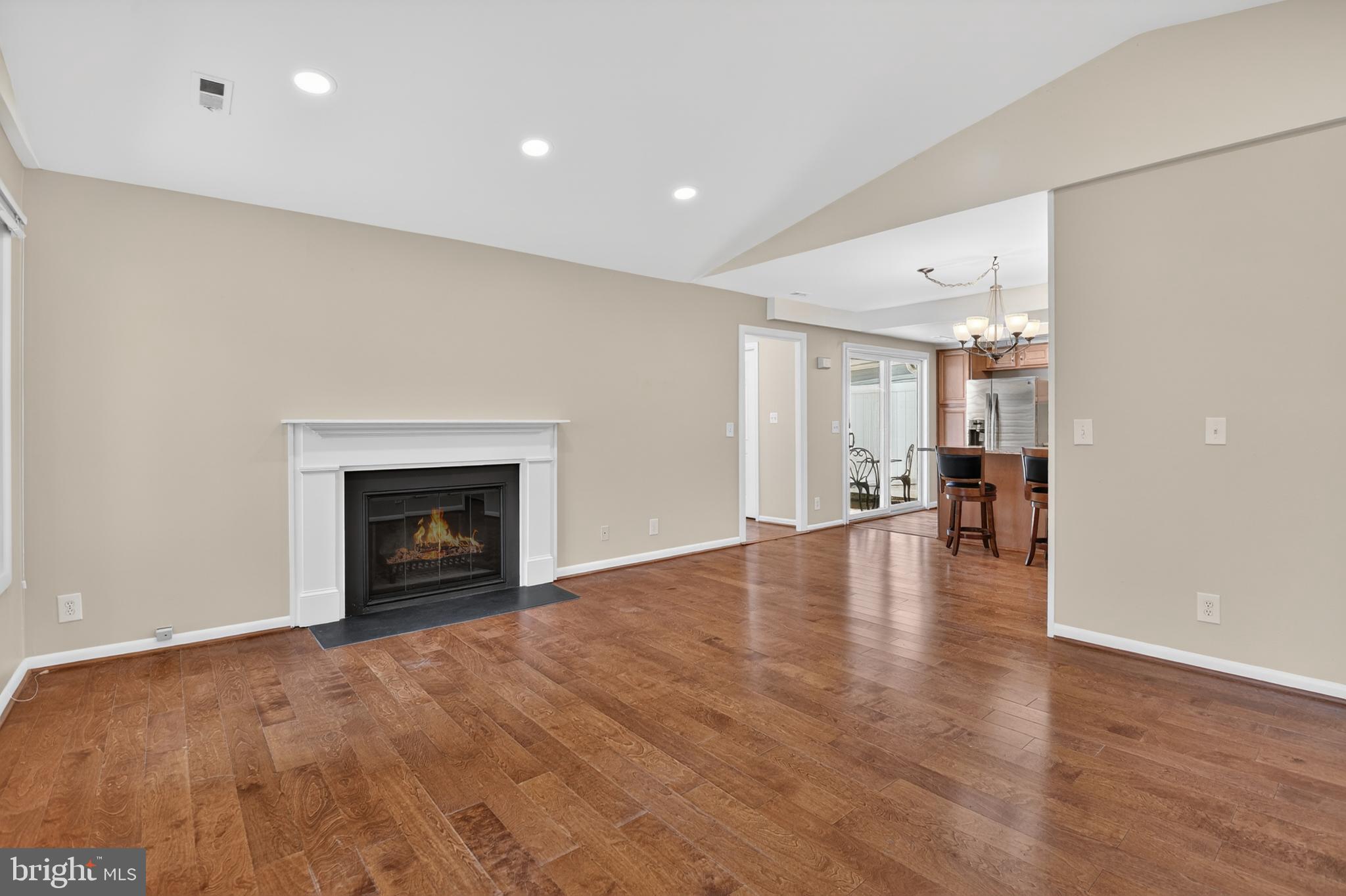 14602 Deerhurst Terrace, Unit 209B Silver Spring, MD 20906 - Photo 4 of 30