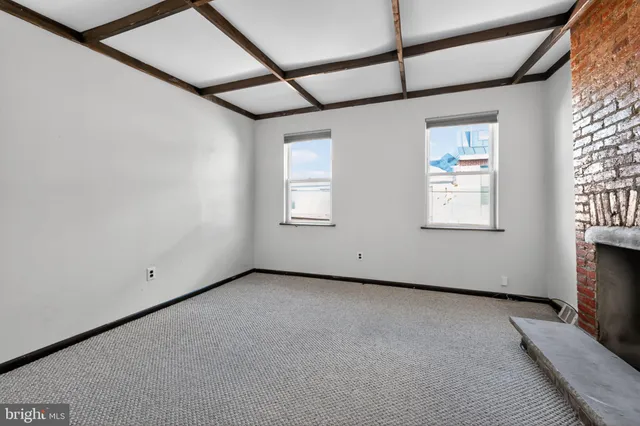 a view of a window in an empty room