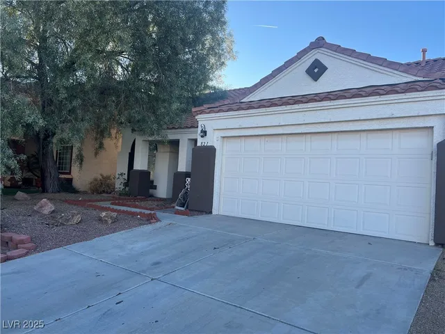 $399,999 | 821 Seco Verde Avenue, Henderson, NV 89015