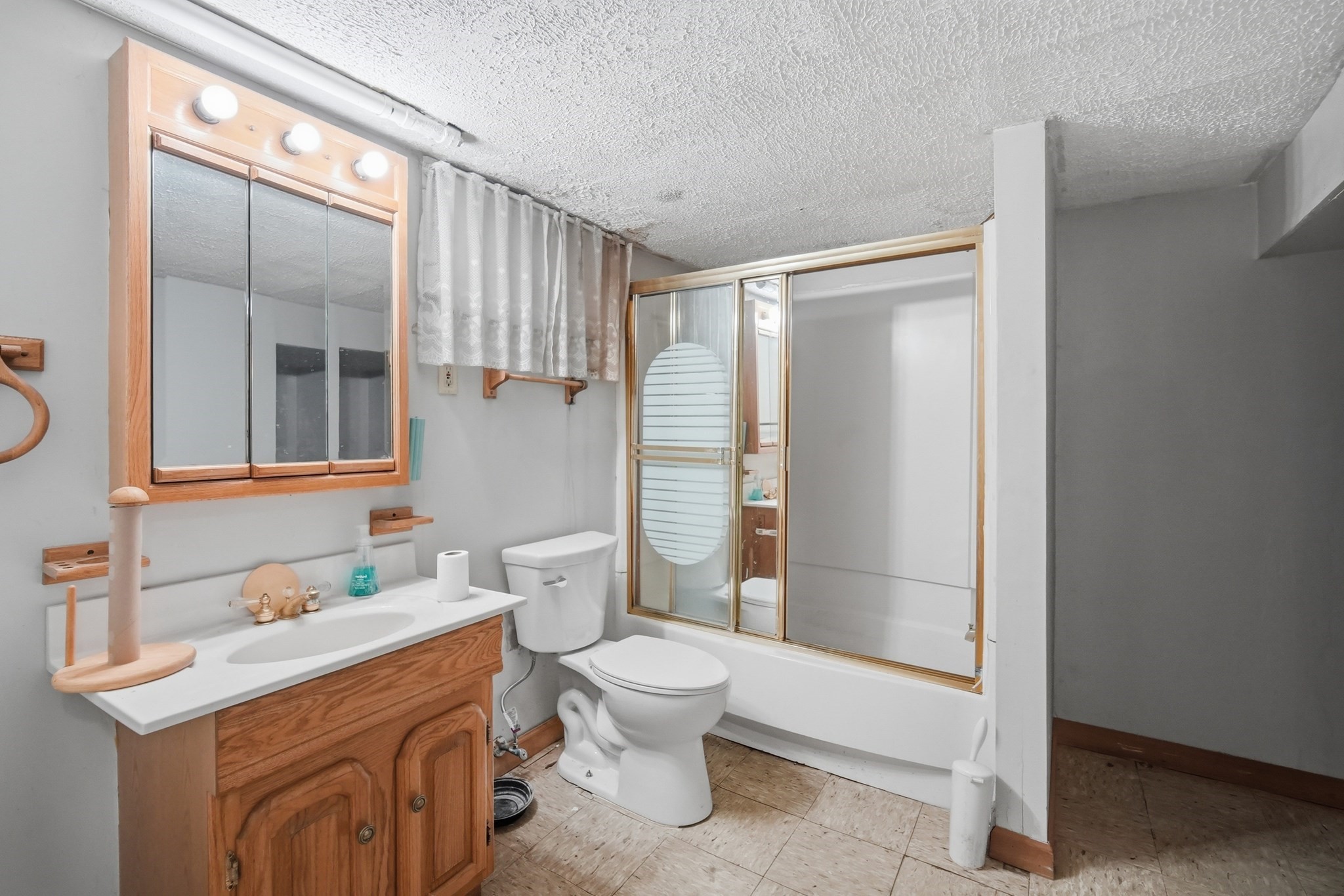 74 Leatherleaf Drive Springfield, MA 01109 - Photo 22 of 25 Gallery Image 22