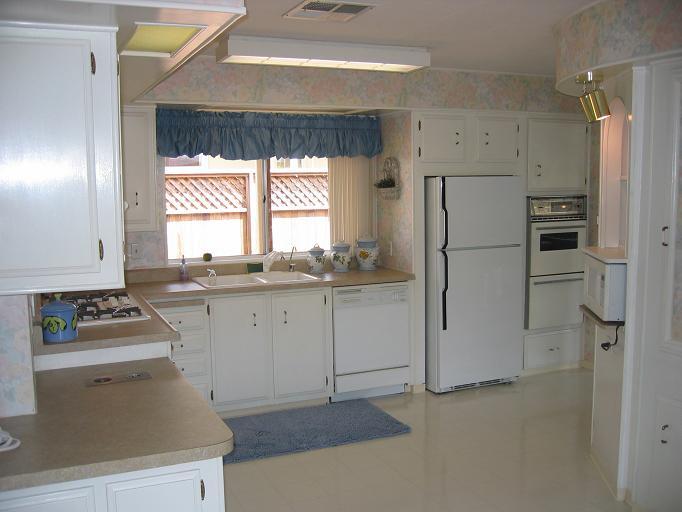 30 Winchester Canyon Road, Unit 112 Goleta, CA 93117 - Photo 3 of 5 Kitchen