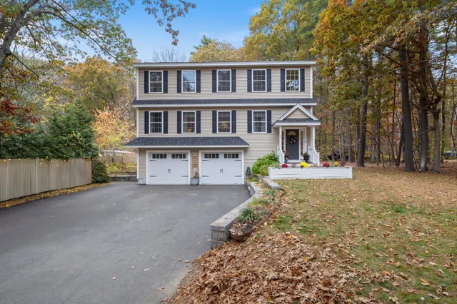 $724,900 | 21 West Shore Park Road, Kingston, NH 03848