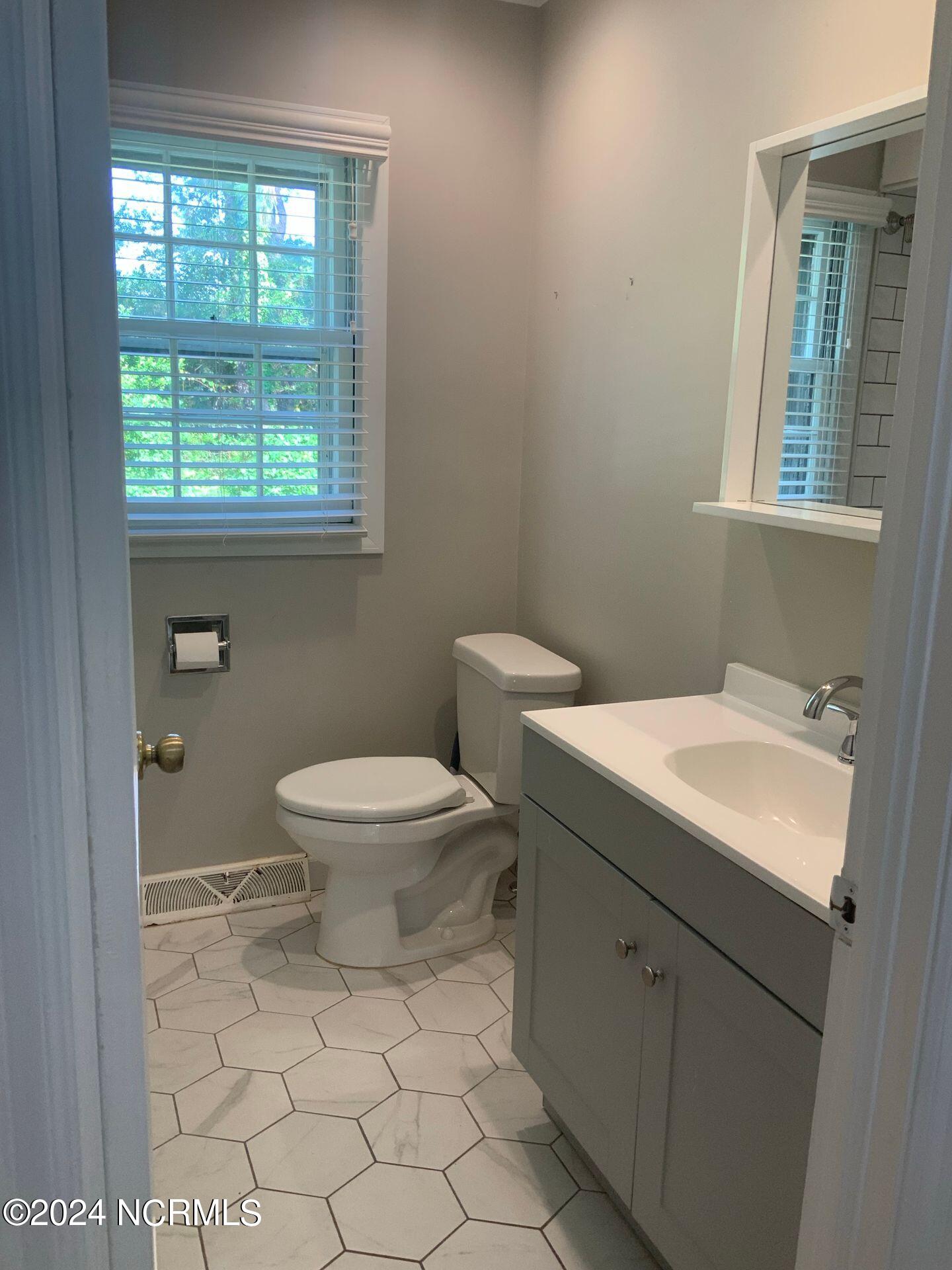 1101 North Poplar Street Aberdeen, NC 28315 - Photo 11 of 19 ea4e681e-8dcb-4531-b7c8-83eace50fbd4