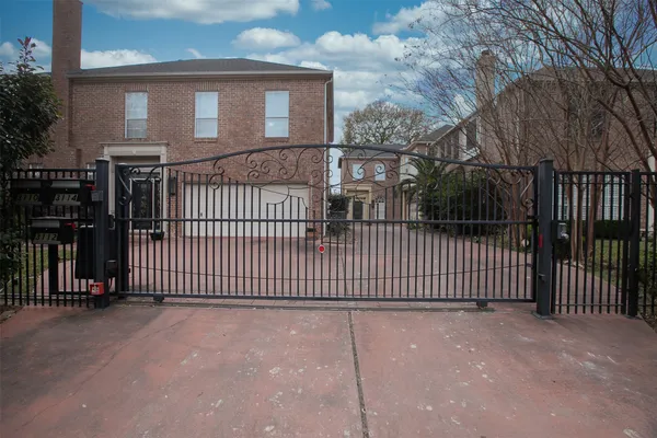 $3,600 | 3114 Lake Street, Houston, TX 77098