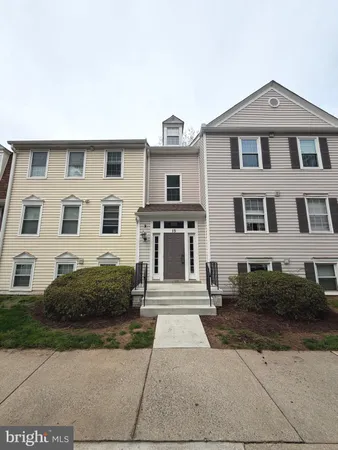 $2,500 | 15 Pickering Court, Unit 201, Germantown, MD 20874