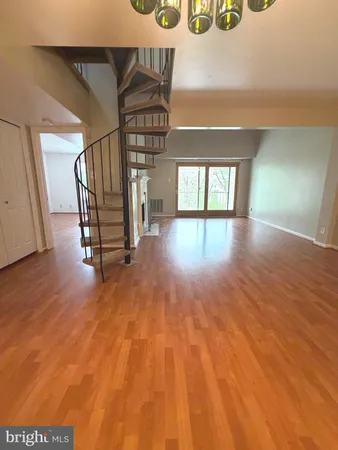 $2,500 | 15 Pickering Court, Unit 201, Germantown, MD 20874
