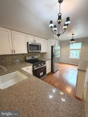 $2,500 | 15 Pickering Court, Unit 201, Germantown, MD 20874