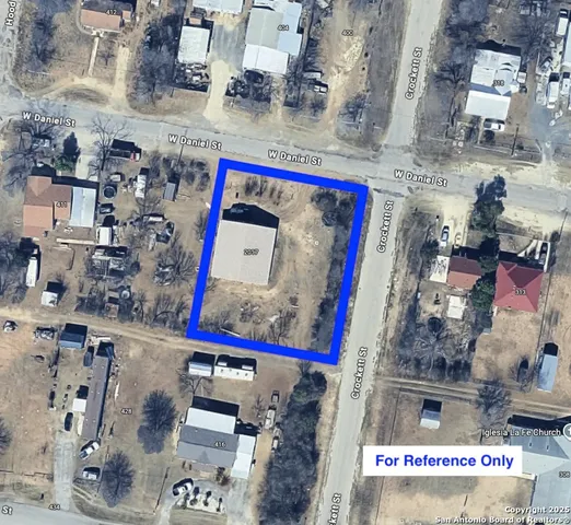 $195,000 | 401 West Daniel Street, Uvalde, TX 78801