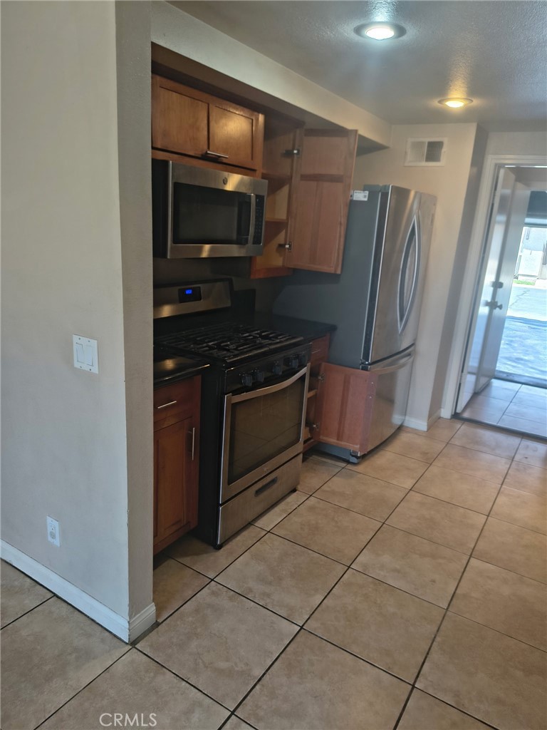 9775 El Paseo Drive Rancho Cucamonga, CA 91730 - Photo 4 of 6