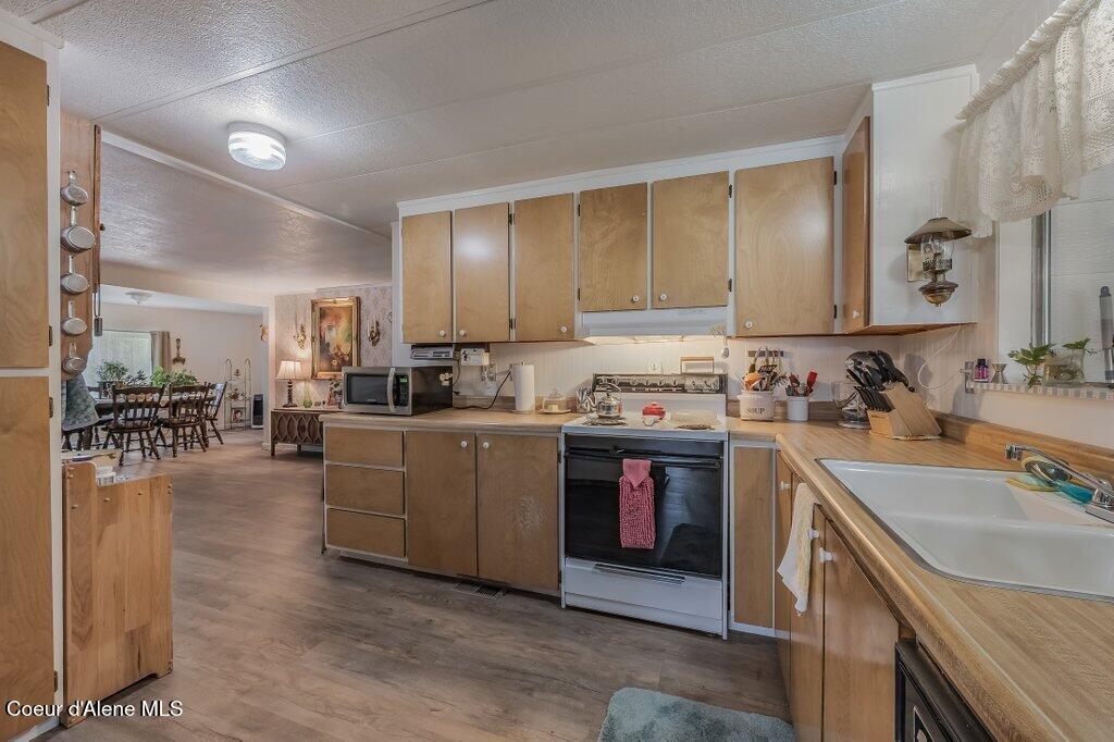 16155 North Mountain View Road Rathdrum, ID 83858 - Photo 18 of 53 Kitchen