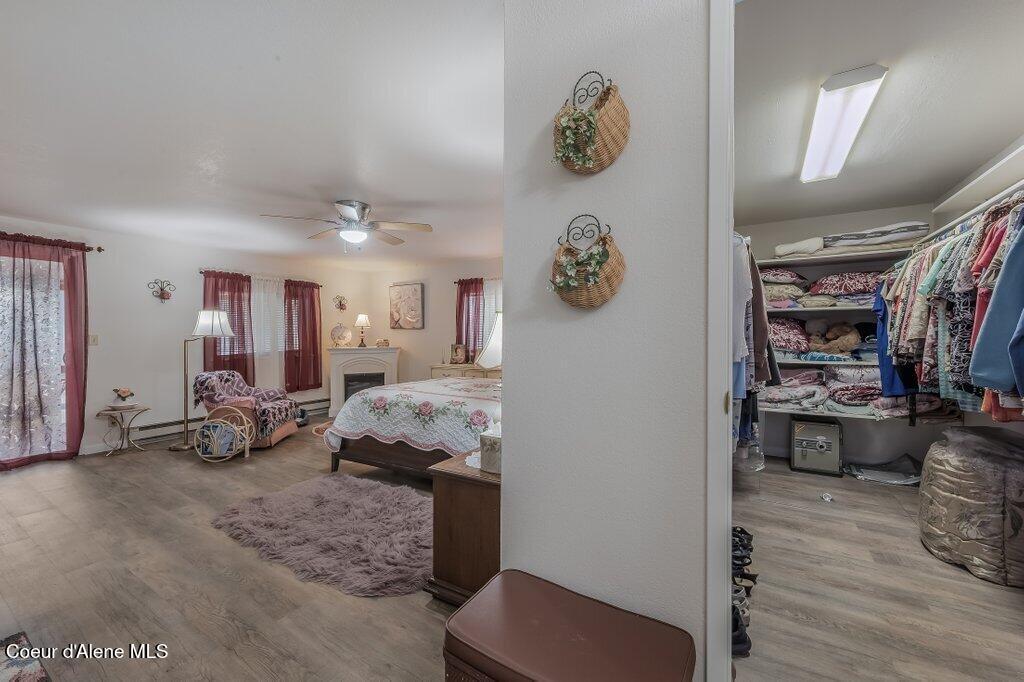 16155 North Mountain View Road Rathdrum, ID 83858 - Photo 26 of 53 Master Closet