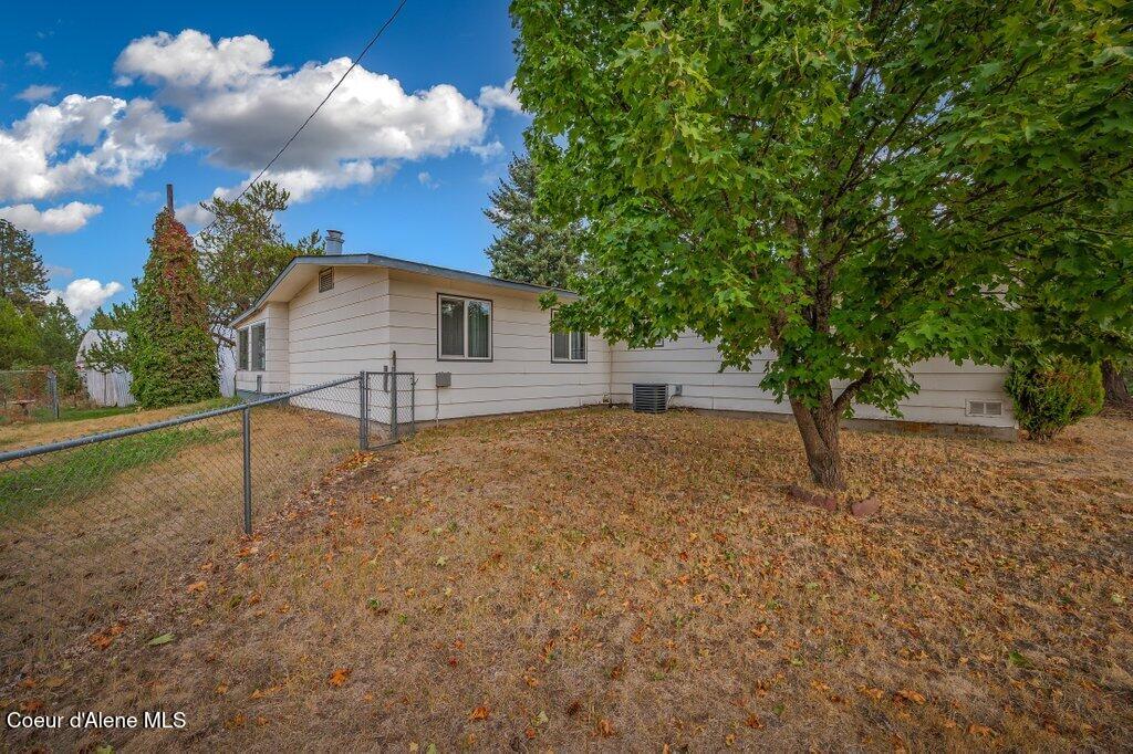 16155 North Mountain View Road Rathdrum, ID 83858 - Photo 35 of 53 Fenced Yard