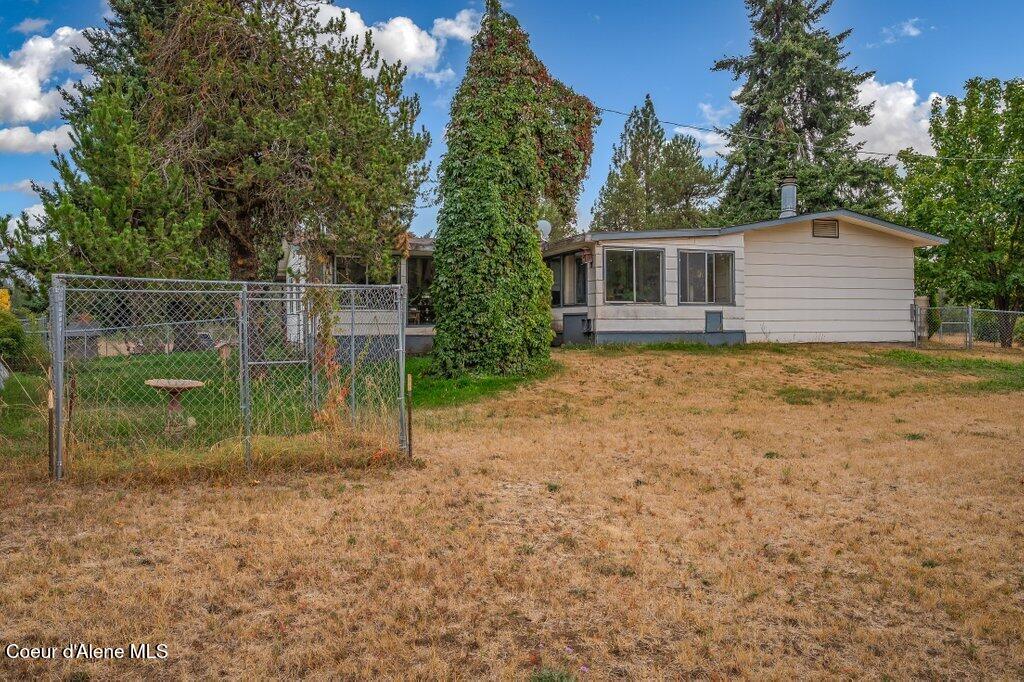 16155 North Mountain View Road Rathdrum, ID 83858 - Photo 36 of 53 Fenced Yard