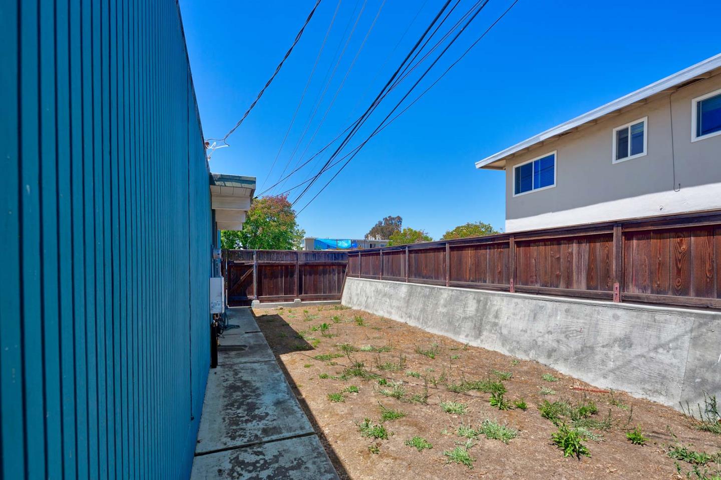 1705 Wolfe Drive San Mateo, CA 94402 - Photo 20 of 22 a view of balcony with wooden floor
