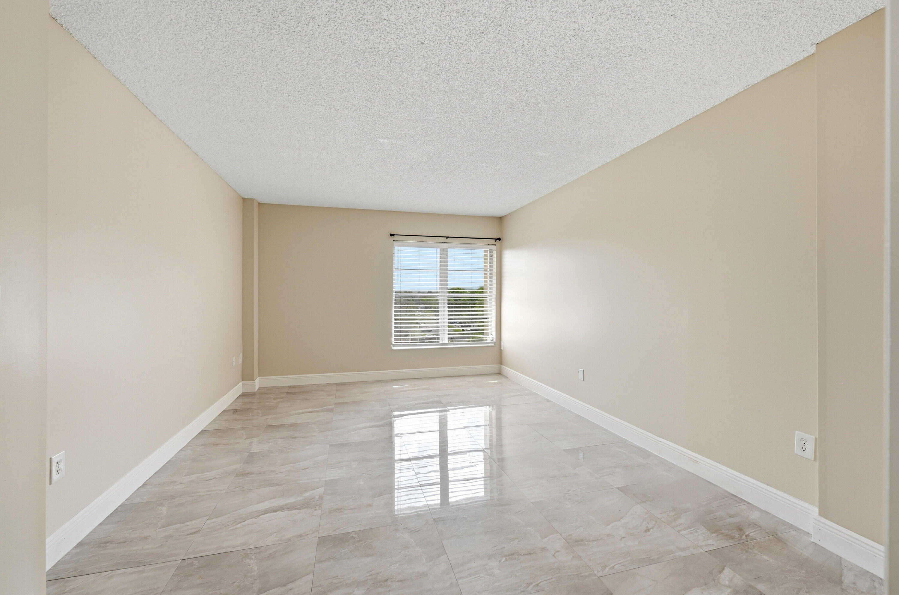 4158 Inverrary Drive, Unit 511 Lauderhill, FL 33319 - Photo 12 of 25 12_012_dsc_0704