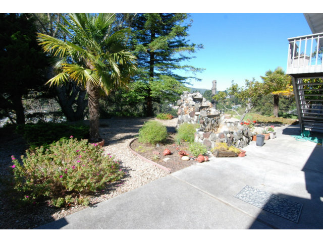 25 Point Reyes Way Pacifica, CA 94044 - Photo 13 of 22 a view of a backyard of a house