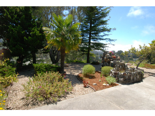 25 Point Reyes Way Pacifica, CA 94044 - Photo 20 of 22 a ocean view with beach