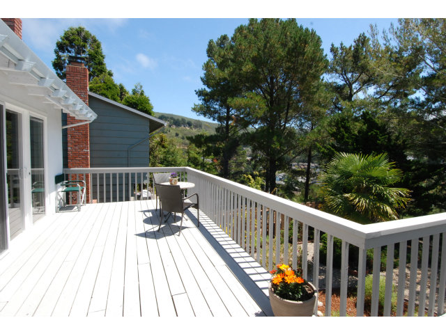 25 Point Reyes Way Pacifica, CA 94044 - Photo 9 of 22 a view of balcony with deck and outdoor seating
