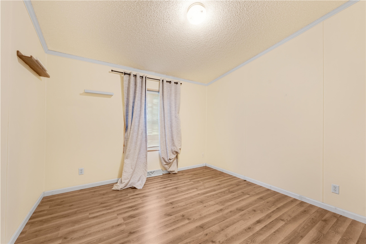 430 North Blue Creek Road Benton Harbor, MI 49022 - Photo 12 of 20