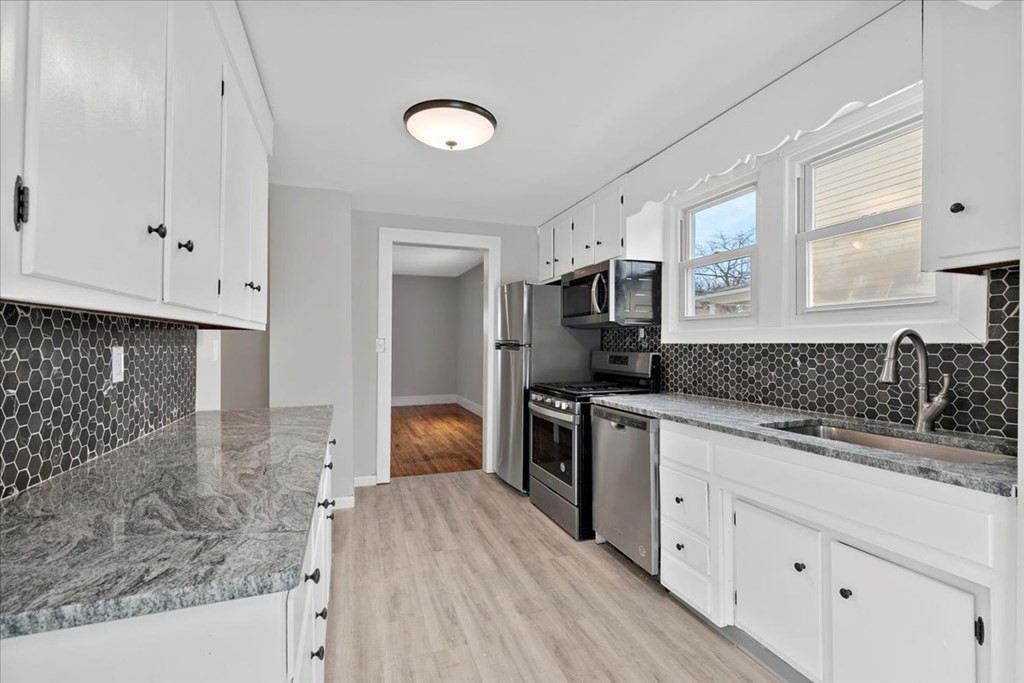 124 Hood Street Springfield, MA 01109 - Photo 13 of 23 Gallery Image 13