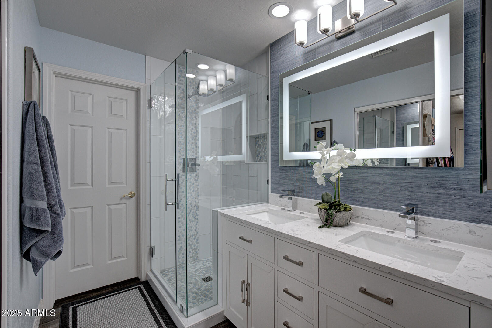 1501 North Beeline Highway, Unit 19 Payson, AZ 85541 - Photo 13 of 31 a bathroom with a double vanity sink and a mirror
