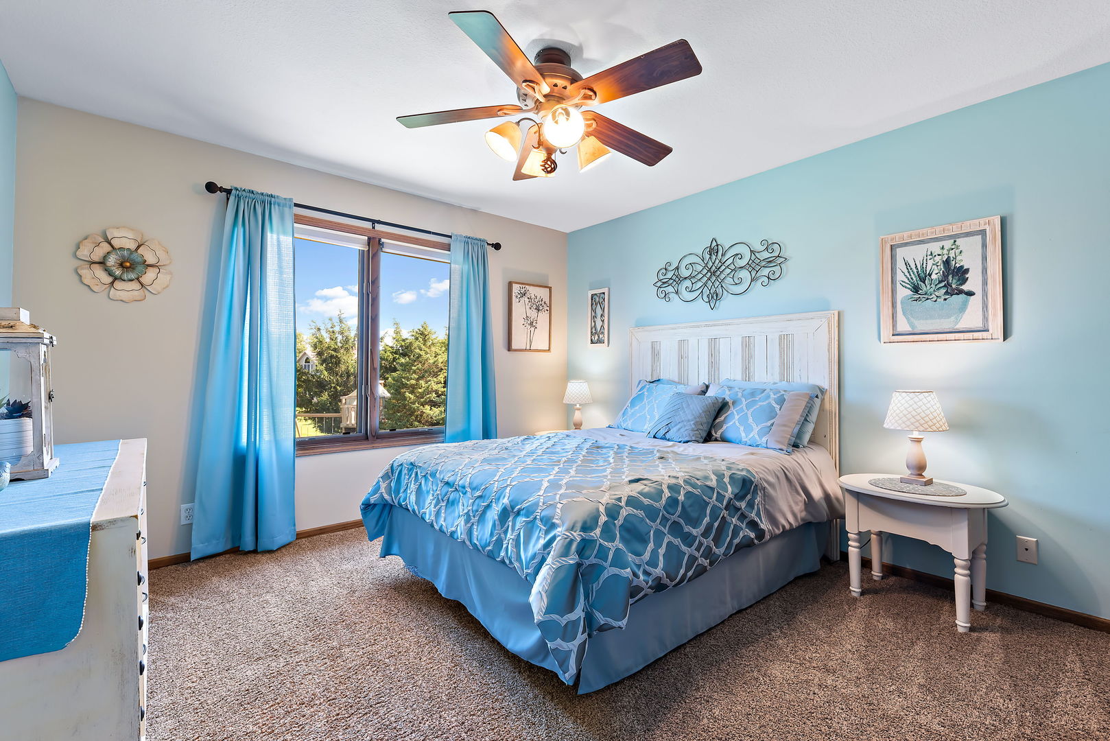 2364 Sunset View Lane Kankakee, IL 60901 - Photo 22 of 35 a spacious bedroom with a bed and a window