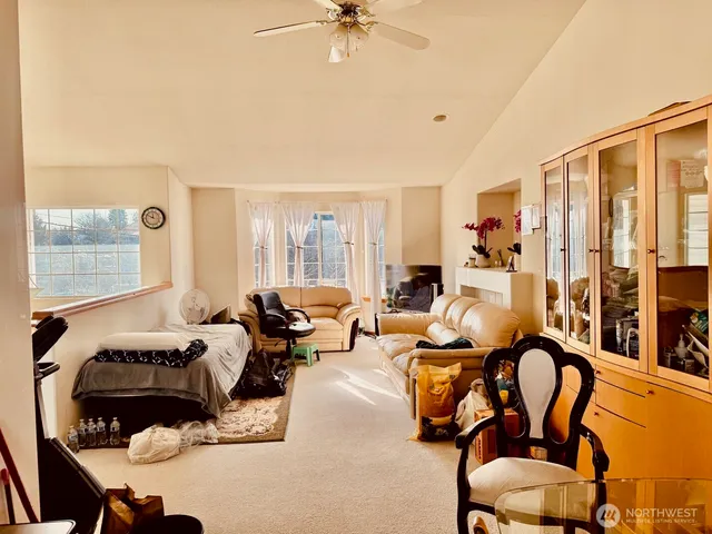 $940,000 | 2315 190th Street Southwest, Lynnwood, WA 98036